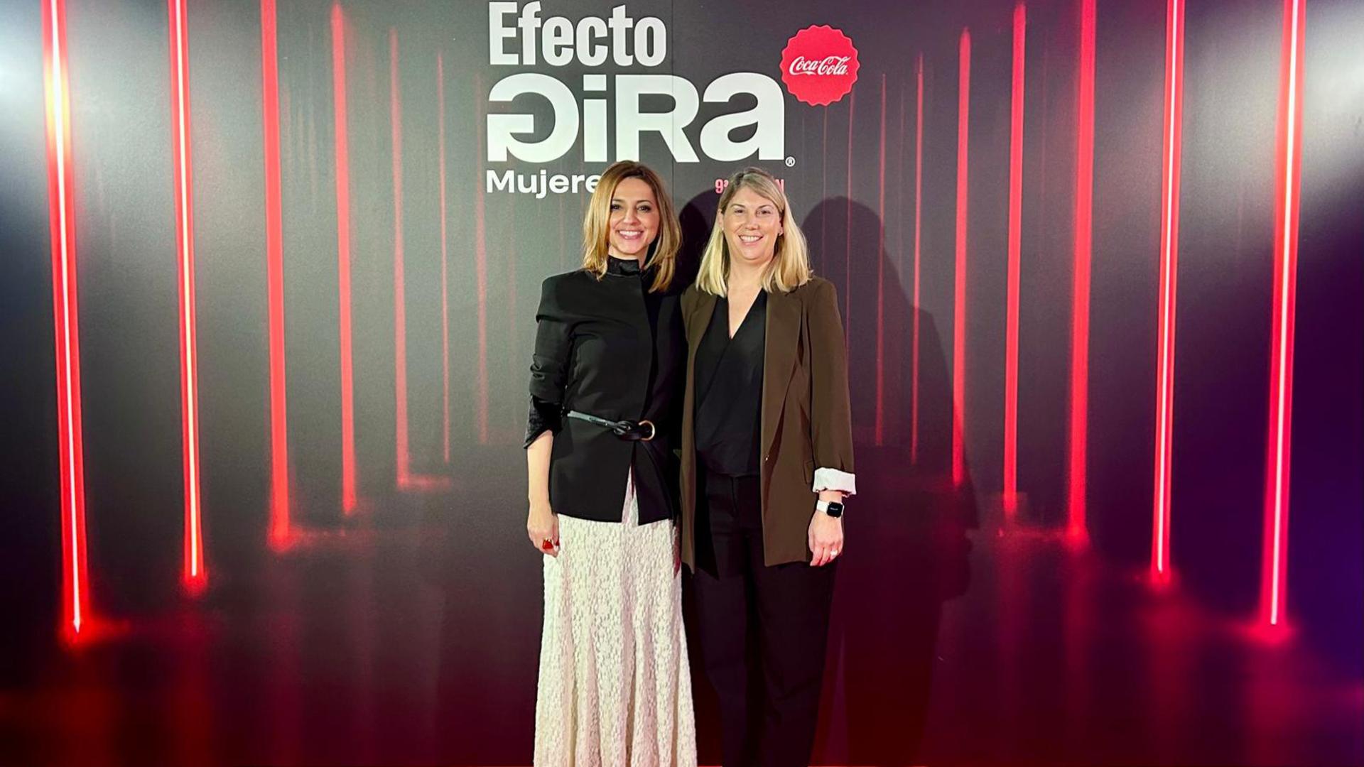 Ana Martínez, a la derecha de la imagen