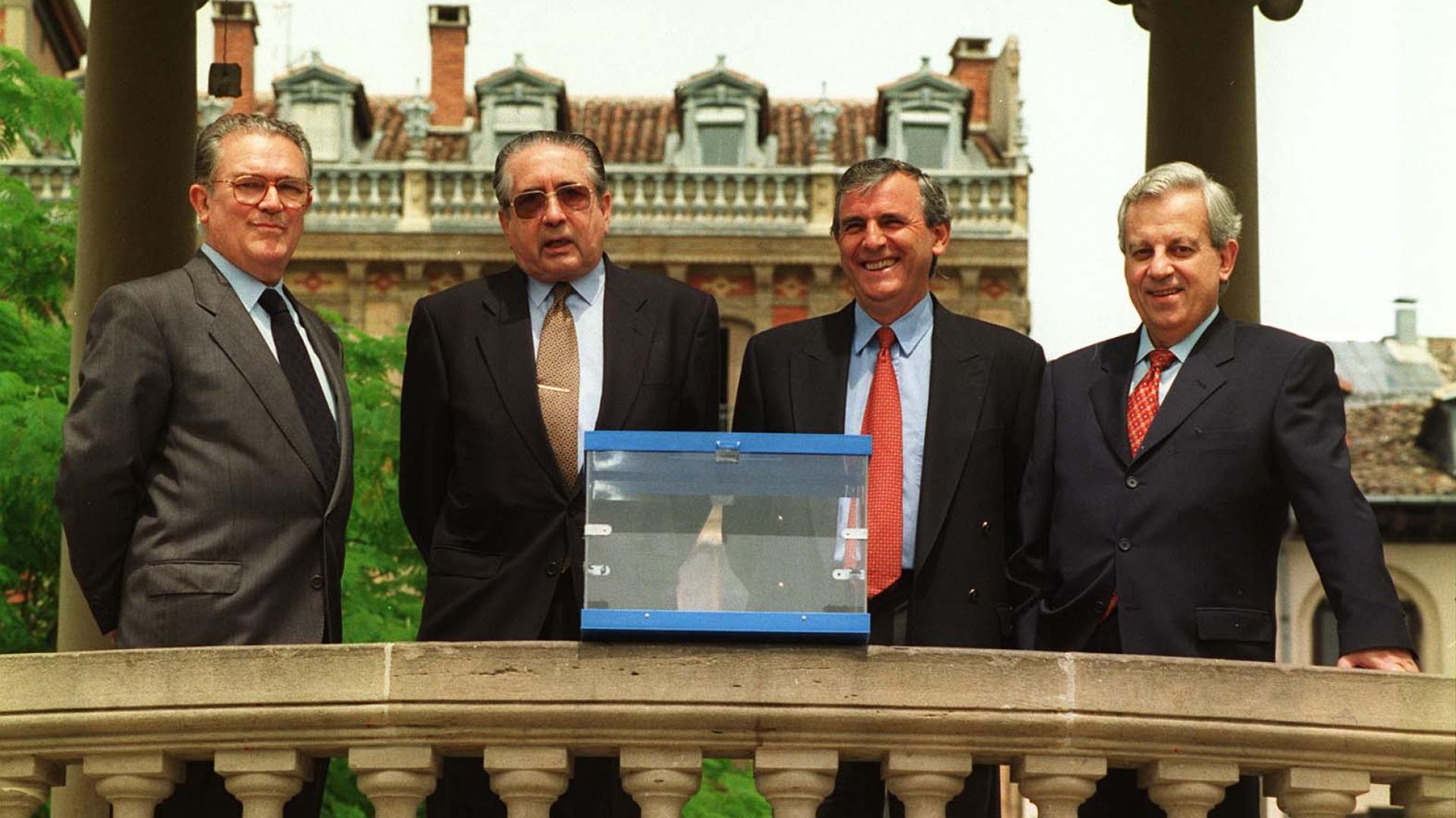 Cuatro de los diputados y senadores navarros elegidos para aquellas Cortes, fotografiados veinte años después: Ignacio Astráin, Jesús Aizpún, Pedro Pegenaute y Jaime Ignacio del Burgo.
