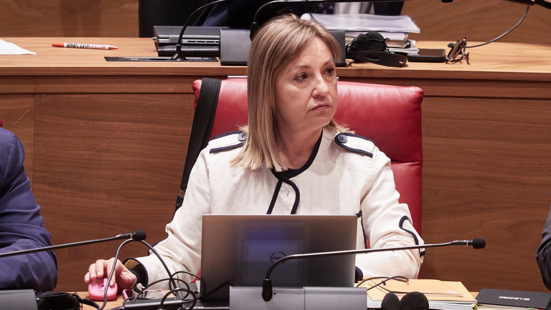 La portavoz del Gobierno de Navarra y consejera de Interior, Función Pública y Justicia, Amparo López, en el Parlamento de Navarra