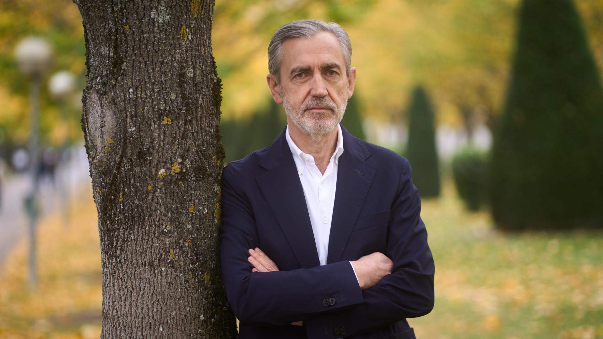 El presidente del Consejo Social de la UPNA, Francisco Javier Santiago, en el campus de Arrosadía.