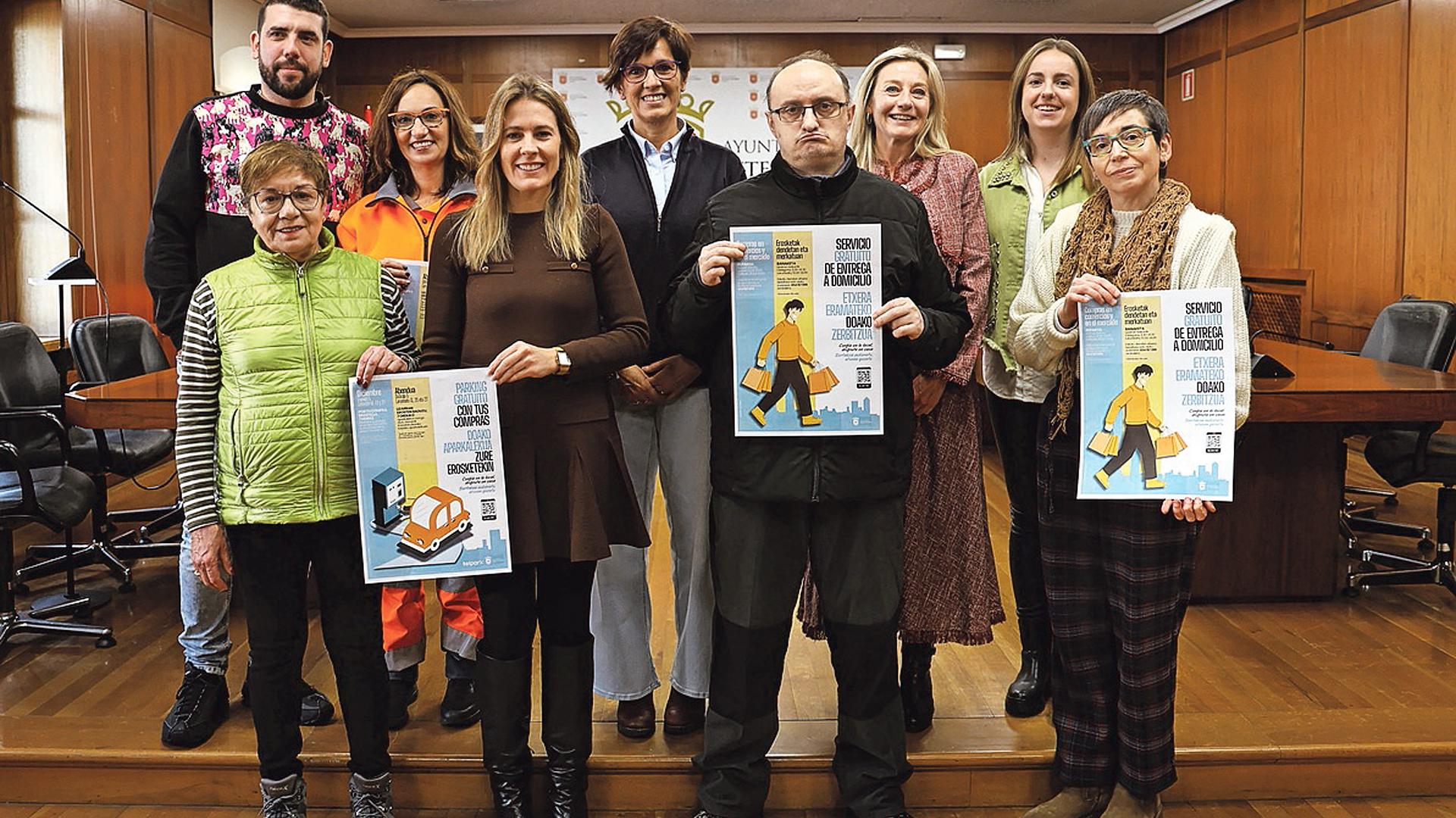 Representantes de las diferentes entidades que colaboran con el ayuntamiento en las acciones /