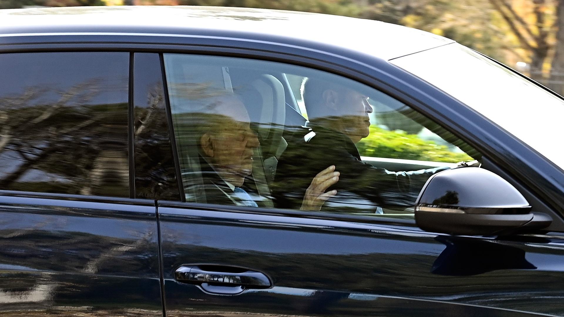 El Rey Juan Carlos a su llegada al Palacio El Pardo