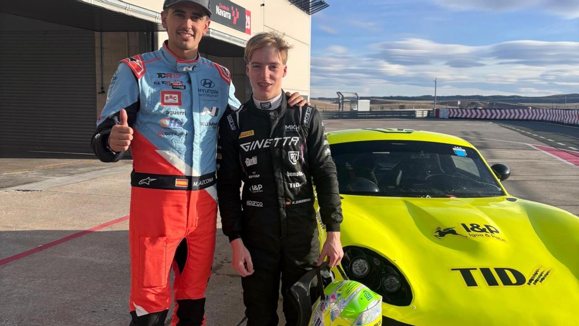 Mikel Azcona y Raúl Zunzarren, en el Circuito de Navarra