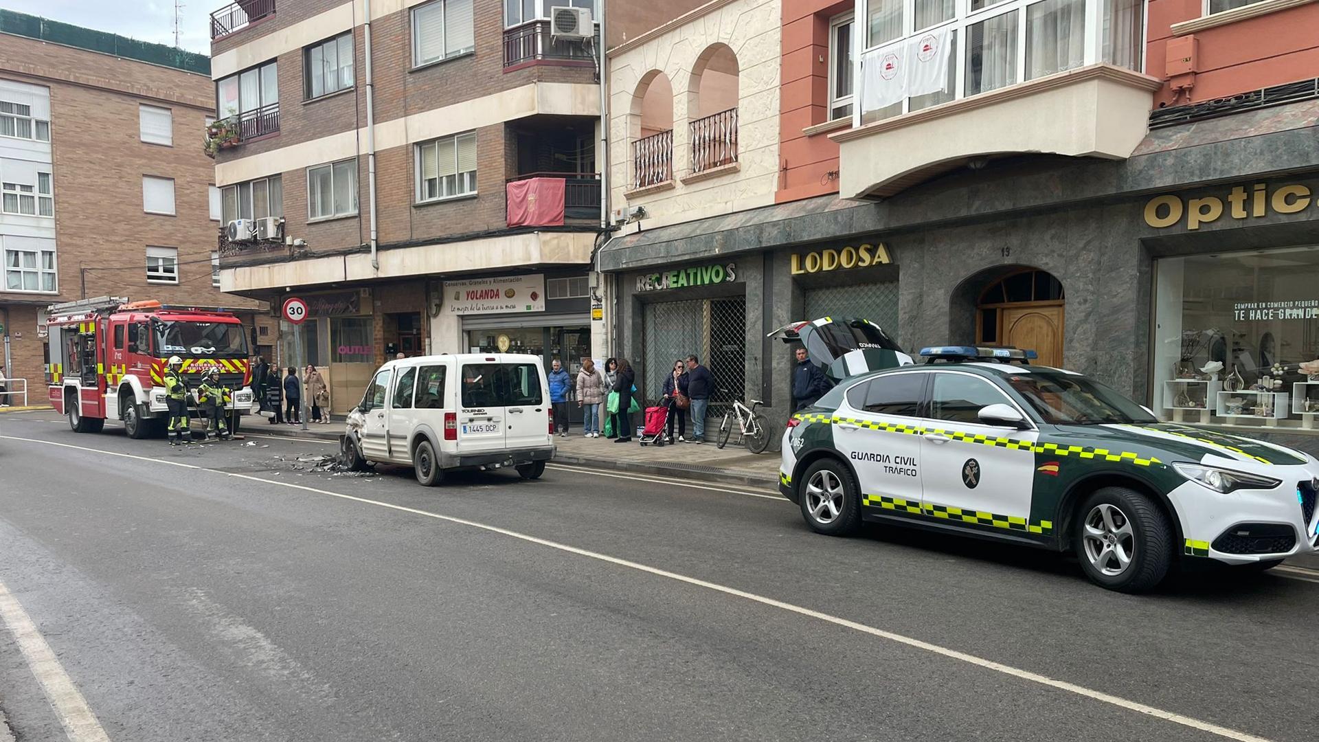 Herida una joven de 23 años en un accidente con tres vehículos implicados en Lodosa
