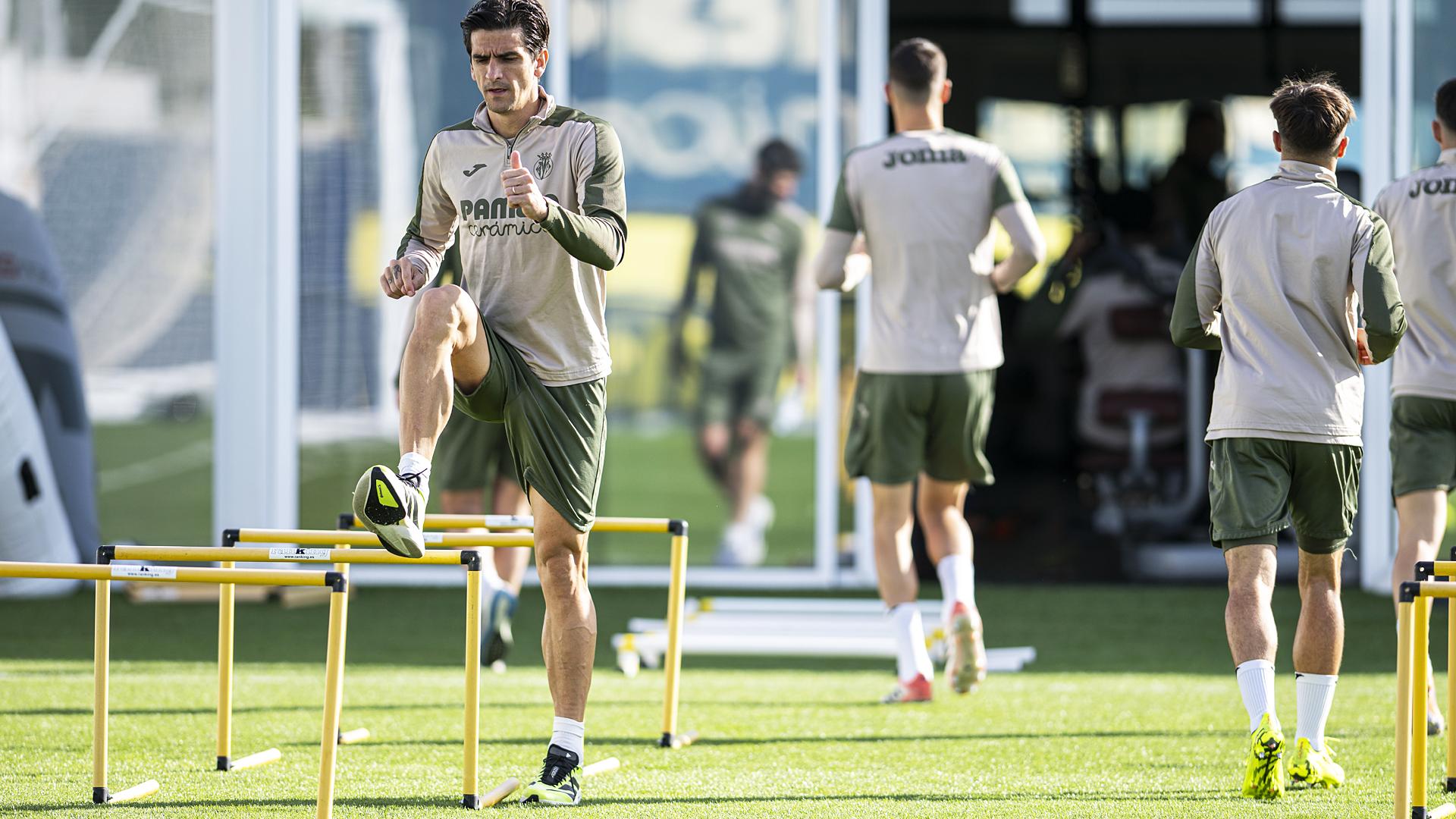 El goleador del Villarreal, Gerard Moreno, se ejercita este lunes 24 de noviembre en la previa al choque contra el Borussia Dortmund /