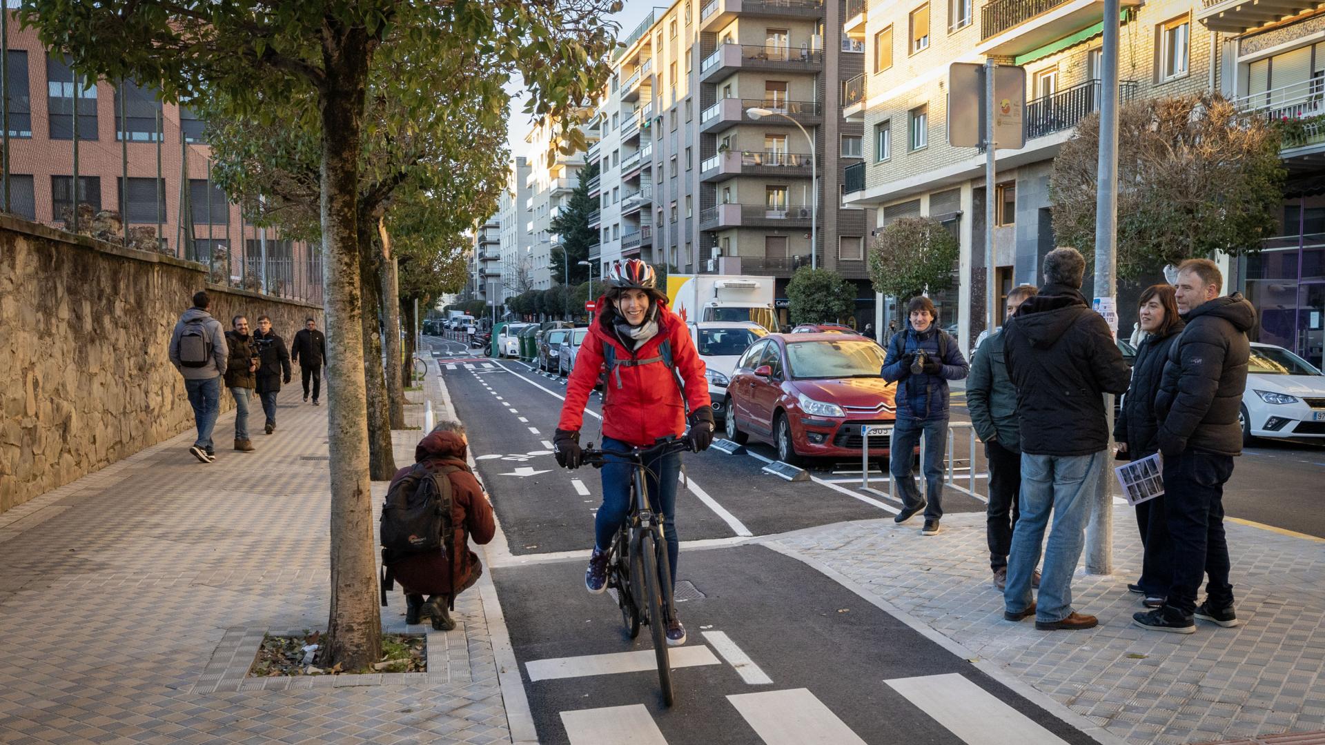 La periodista Noelia Gorbea, en el carril bici de Abejeras