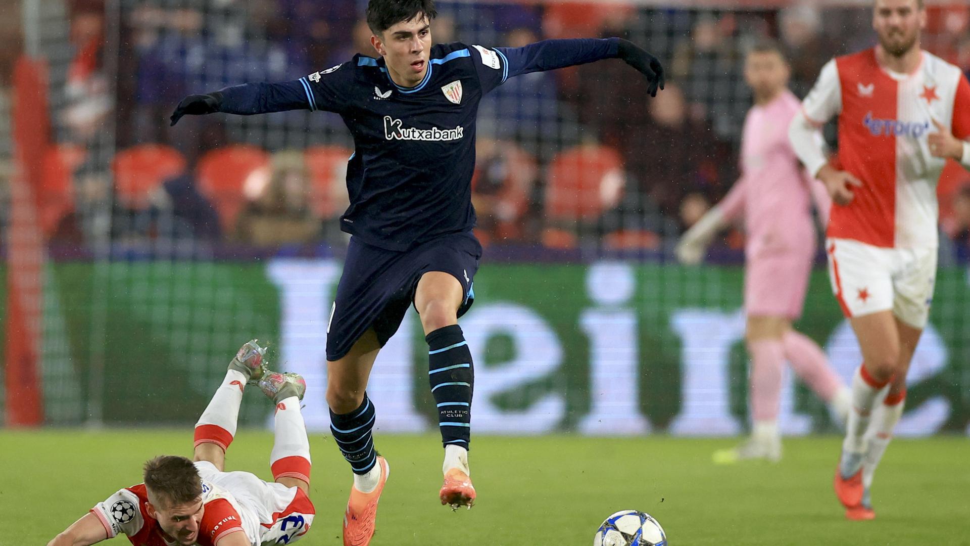 El jugador del Athletic Alejandro Rego, en una acción del encuentro