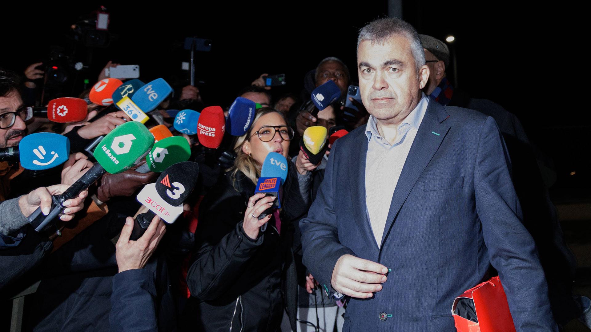 El exsecretario de organización del PSOE Santos Cerdán a su salida de la prisión de Soto del Real, el 19 de noviembre de 2025