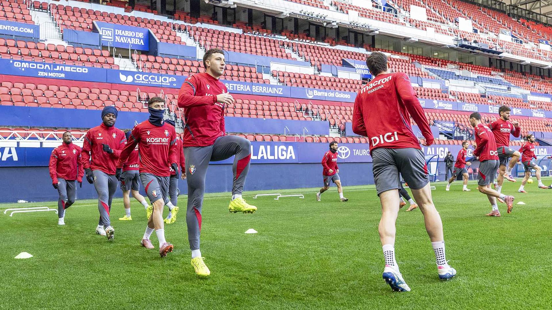 Abel Bretones, AImar Oroz, Enzo Boyomo y Sheraldo Becker durante la sesión en El Sadar /