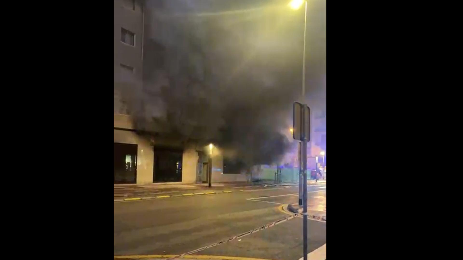 Incendio en un bazar de la avenida de Marcelo Celayeta