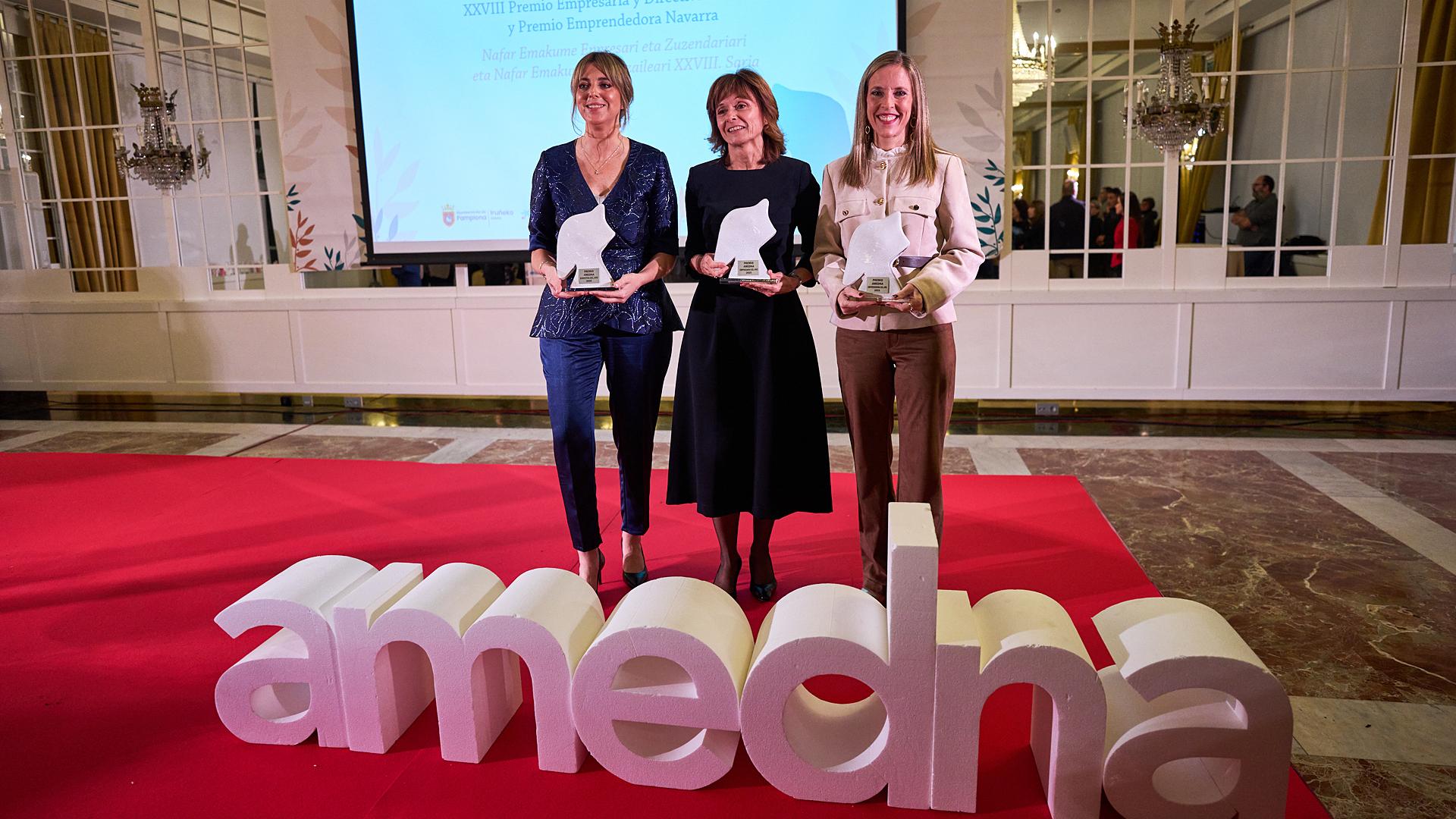 De izda. a dcha., De izquierda a derecha:  Maite Pérez Senosiain, Yolanda Torres y Lucía Vanrell