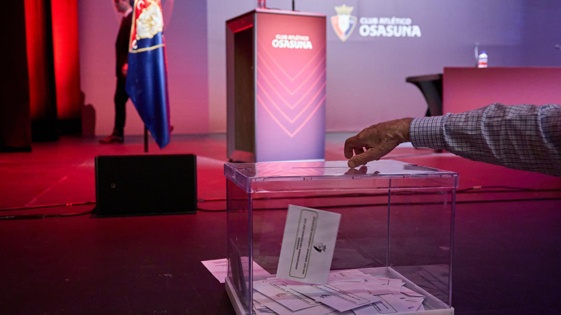 A* Jesús Garzaron F* 2025_11_23 T* Asamblea de Osasuna L* Baluarte, Pamplona.