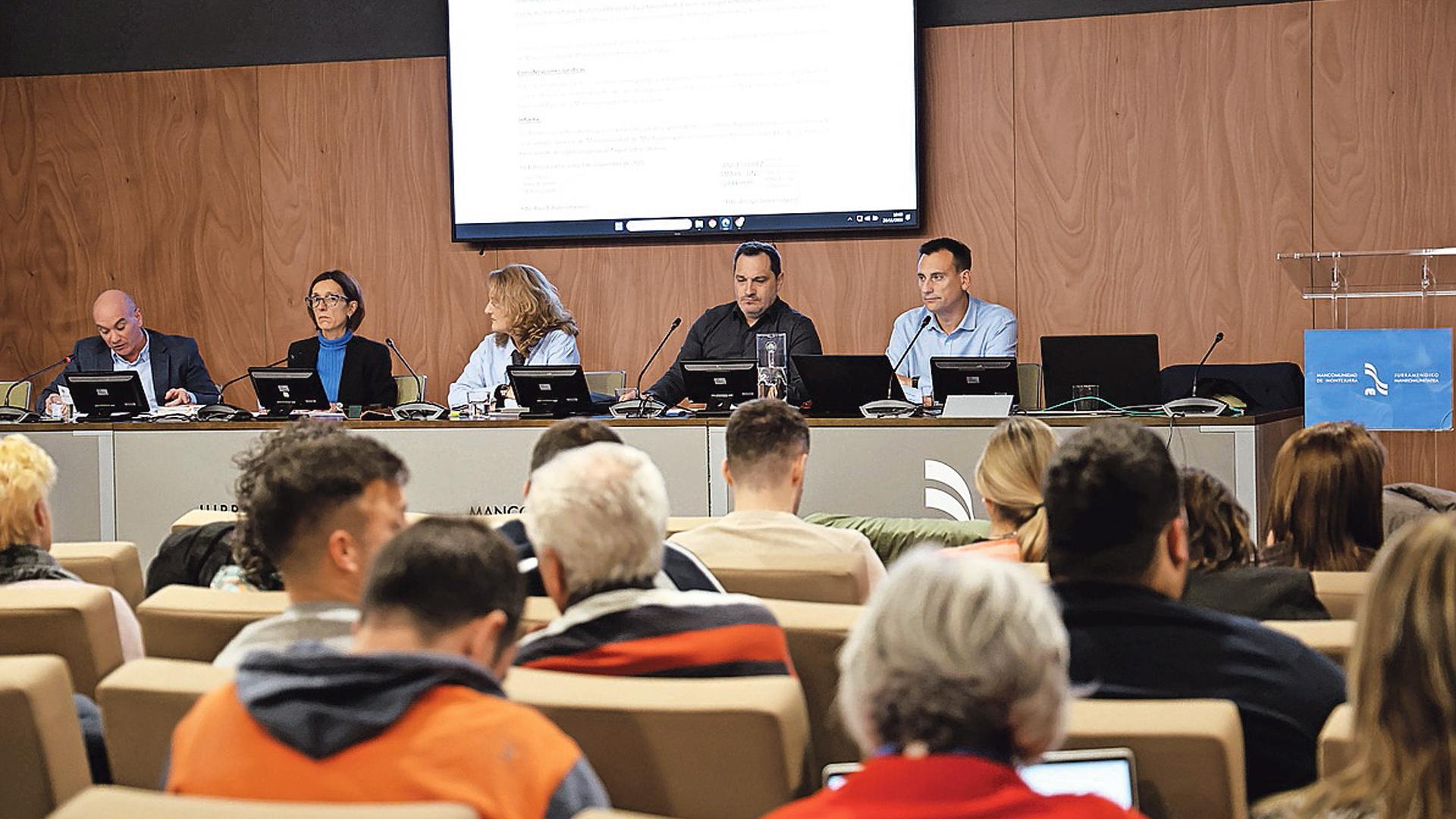 La asamblea de Mancomunidad de Montejurra durante su celebración este miércoles por la tarde