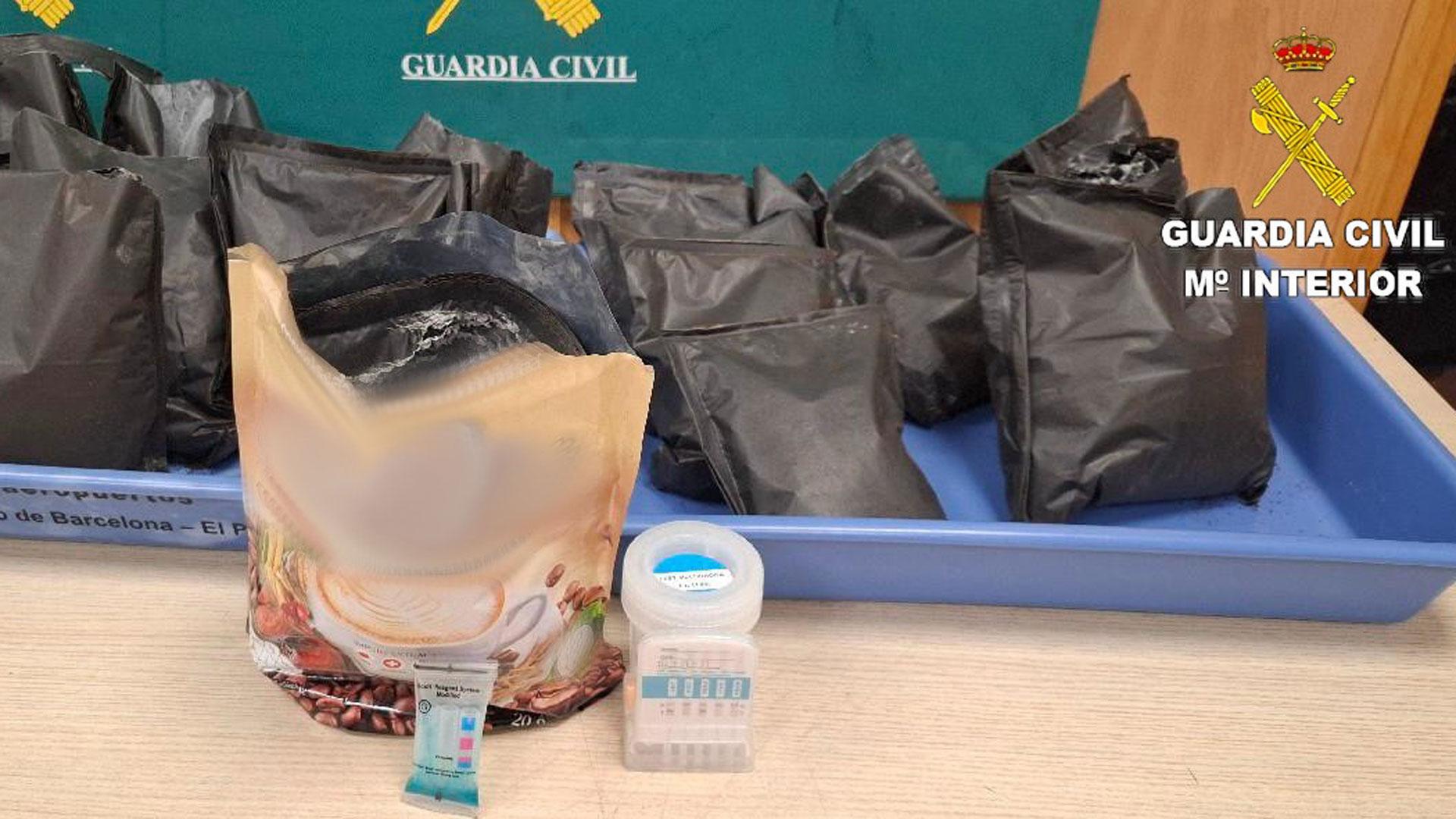 Heroína intervenida en el aeropuerto de Barcelona por la Guardia Civil