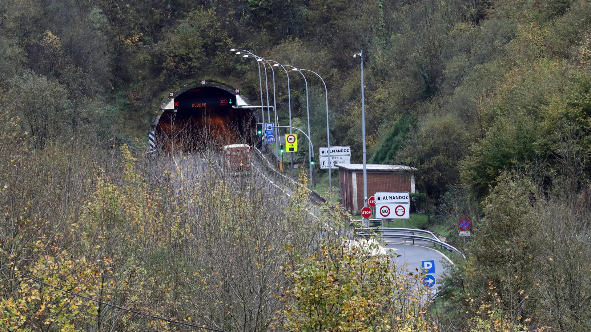 Imagen parcial obtenida desde el puerto de Belate de la boca norte del túnel de Almandoz.