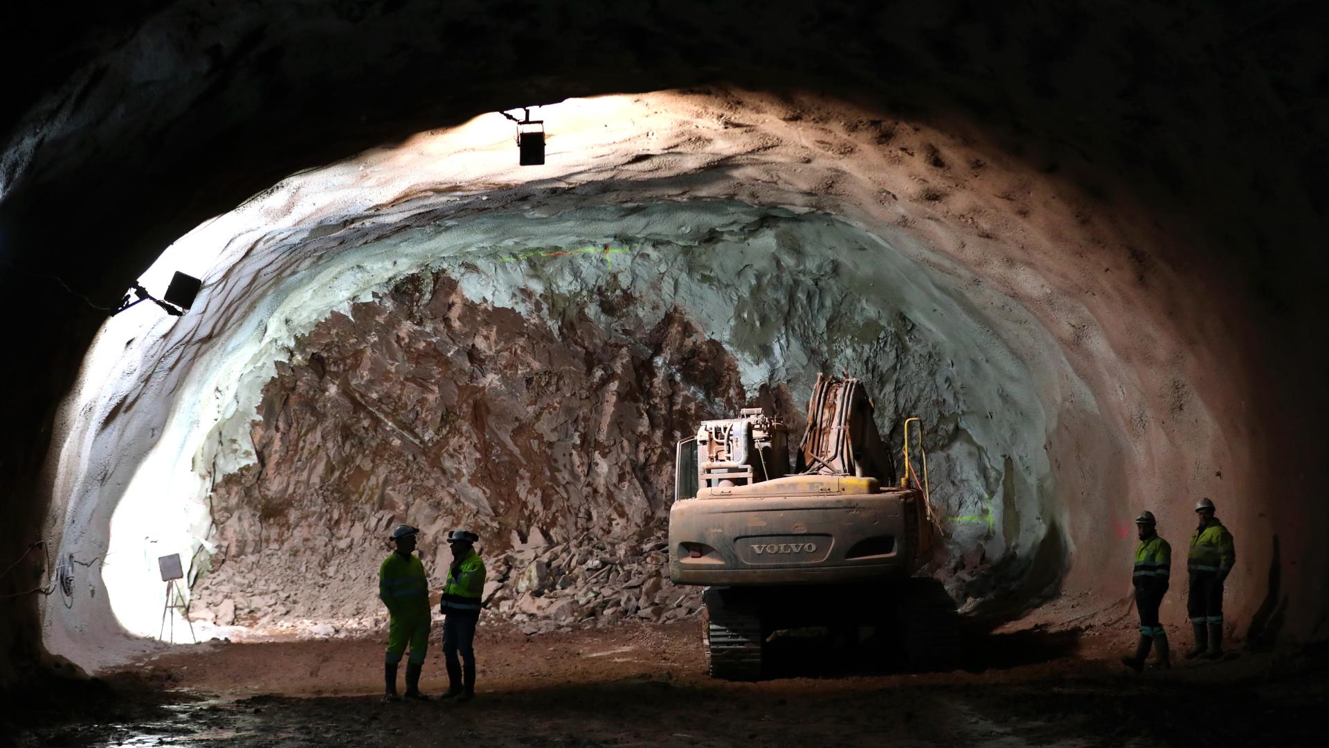 Labores de excavación en la boca norte del túnel de Belate