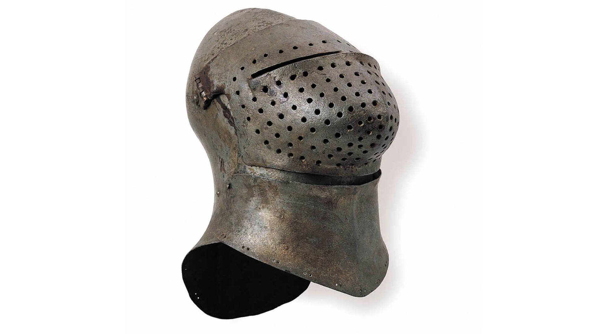 Esta magnífica pieza fue hallada en el panteón real de Carlos III el Noble con motivo de su apertura en 1865