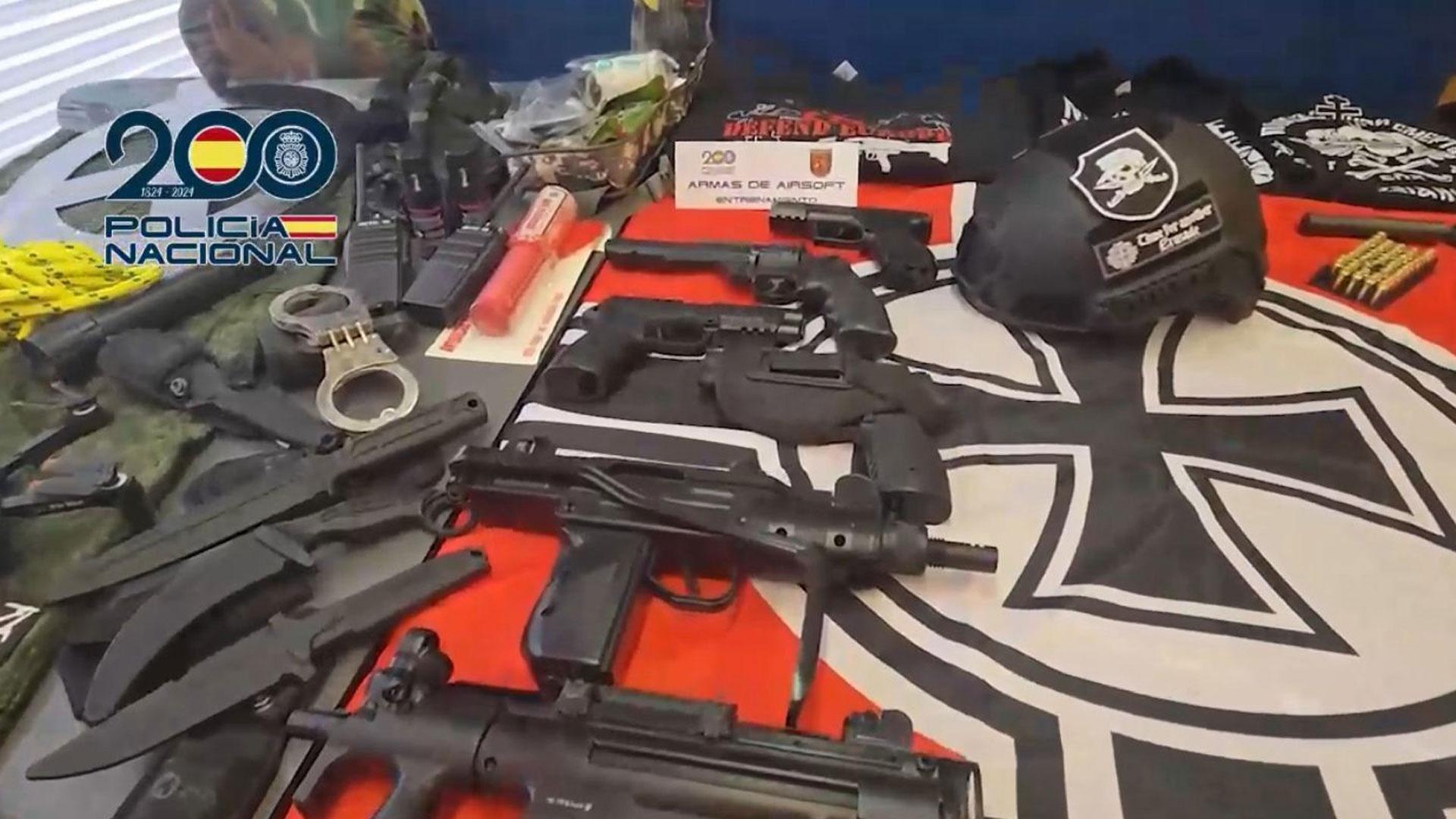 La Policía Nacional ha desarticulado en Castellón la primera célula terrorista supremacista blanca y de caracter aceleracionista detectada en España, que ya había "manifestado su disposición a realizar atentados"