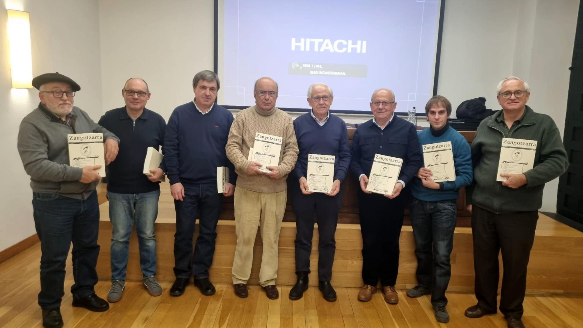 Desde la izda.: David Maruri, Carlos Ripalda, Iñaki Navascués, Juan José Martinena, Javier Navallas, Arturo Navallas, Eneko Ojer y José Mari Muruzábal
