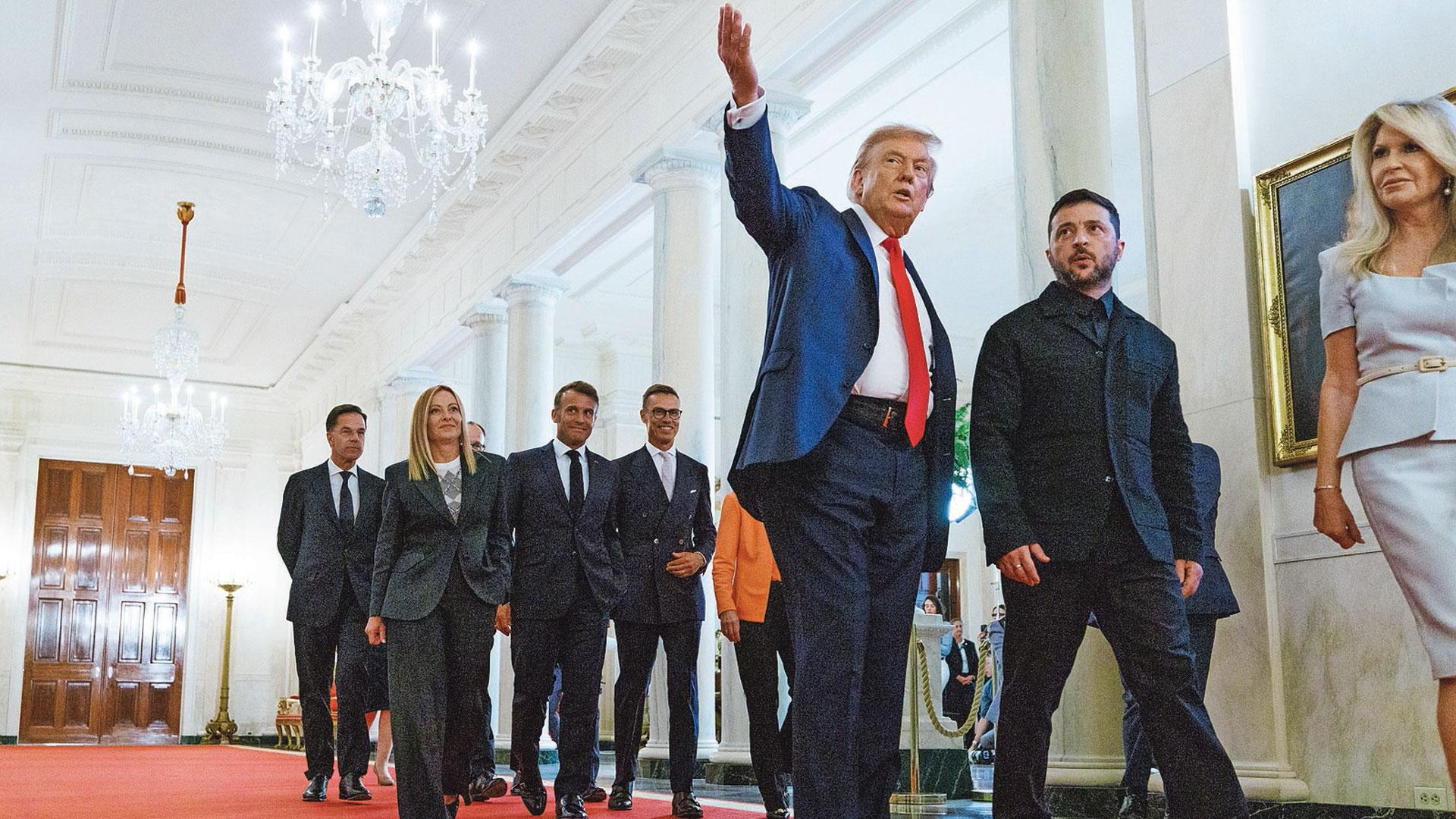 Donald Trump, junto a Zelenski y varios líderes europeos, el pasado mes de agosto en Washington