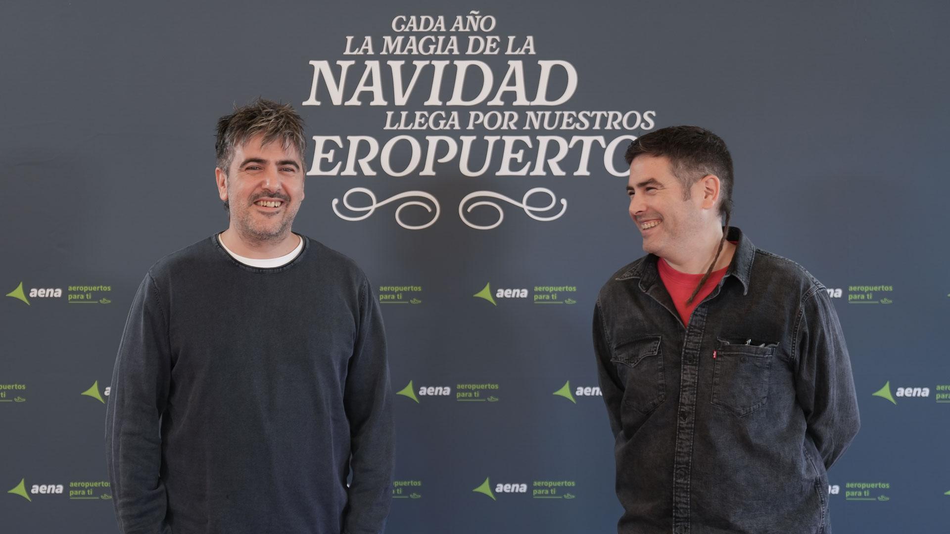 Los hermanos David y José Manuel Muñoz, los Estopa, han versionado un villancico popular del pueblo de sus padres, Zarza-Capilla (Badajoz), para el spot de la nueva campaña de Navidad de Aena