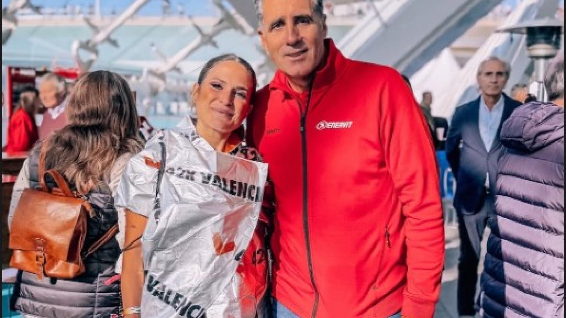 Verdeliss, con Miguel Induráin en la meta de la Maratón de Valencia