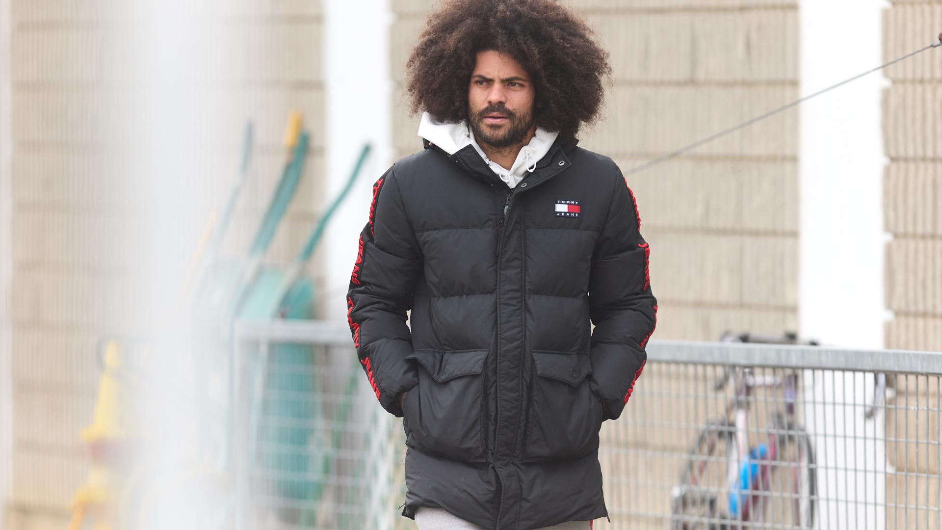 Aridane Hernández, en una visita a Tajonar cuando era jugador del Rayo