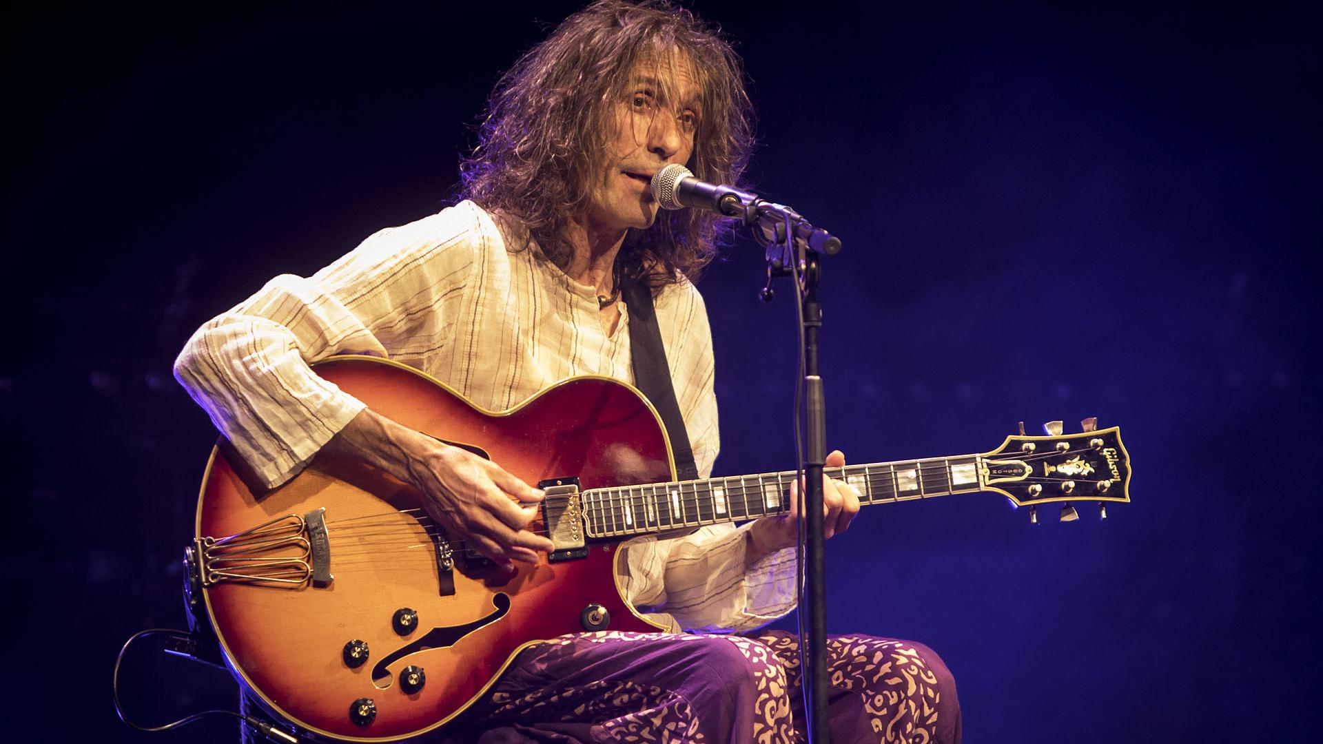 EN BALUARTE. Presentó en el auditorio uno de sus discos en solitario