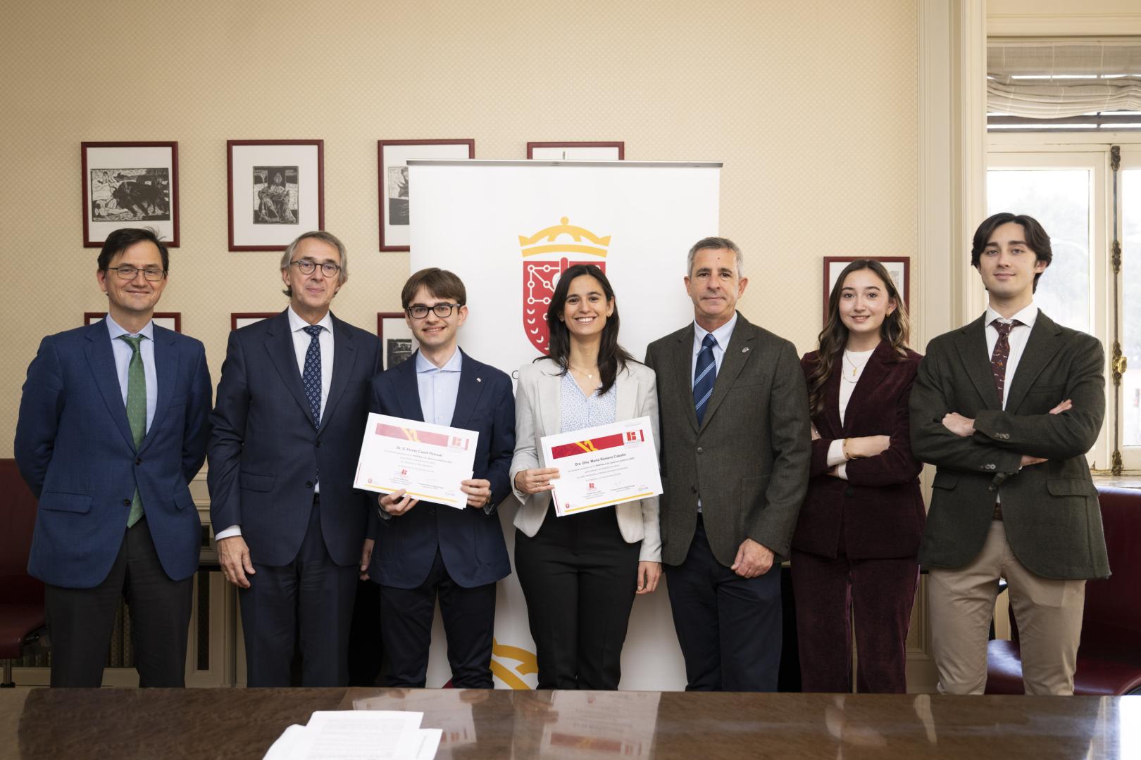Manuel Landecho, Enrique Ordieres (Cinfa), Ferrán Capell, Marta Romera, Tomás Rubio (Colegio Médicos) María e Ignacio Landecho.