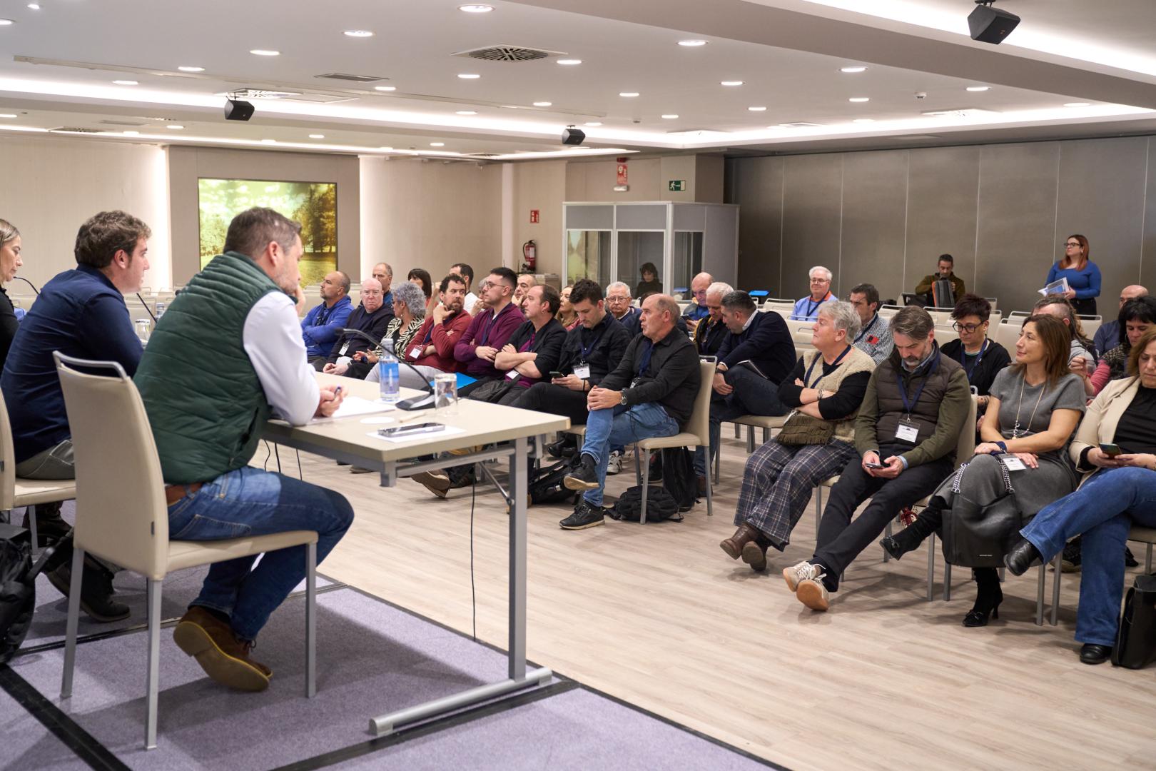 La asamblea de la Federación Navarra de Municipios y Concejos contó con la presencia de representantes de casi 60 entidades locales