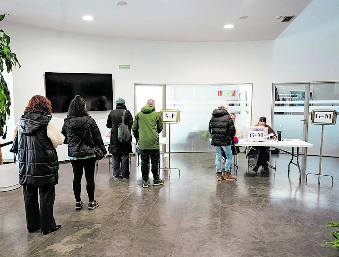 La casa consistorial de Zizur Mayor acogió uno de los centros de votación para la consulta popular