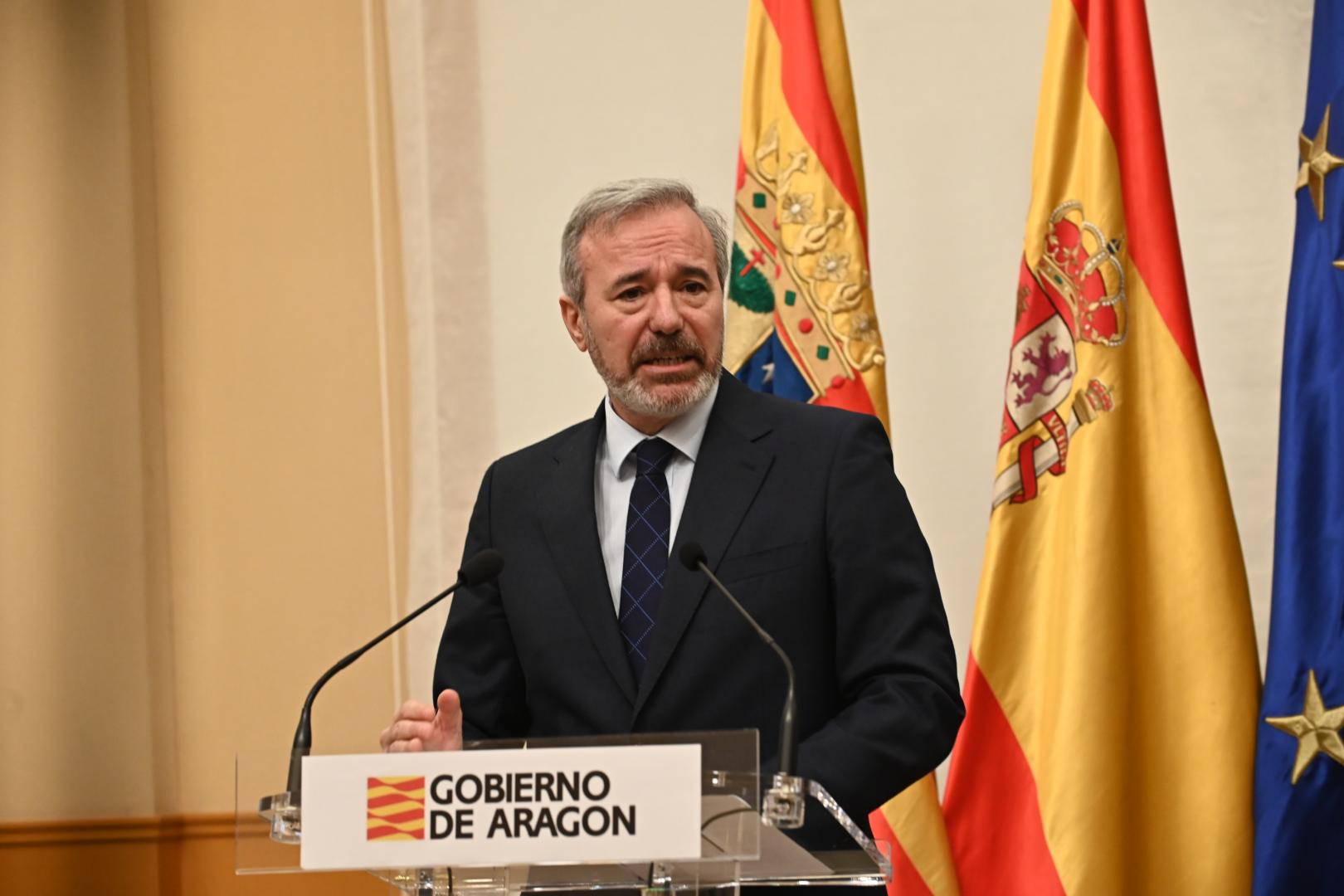 El presidente de Aragón, Jorge Azcón, durante la rueda de prensa en la que ha convocado elecciones anticipadas para el 8 de febrero tras año y medio de inestabilidad por la ruptura con Vox
