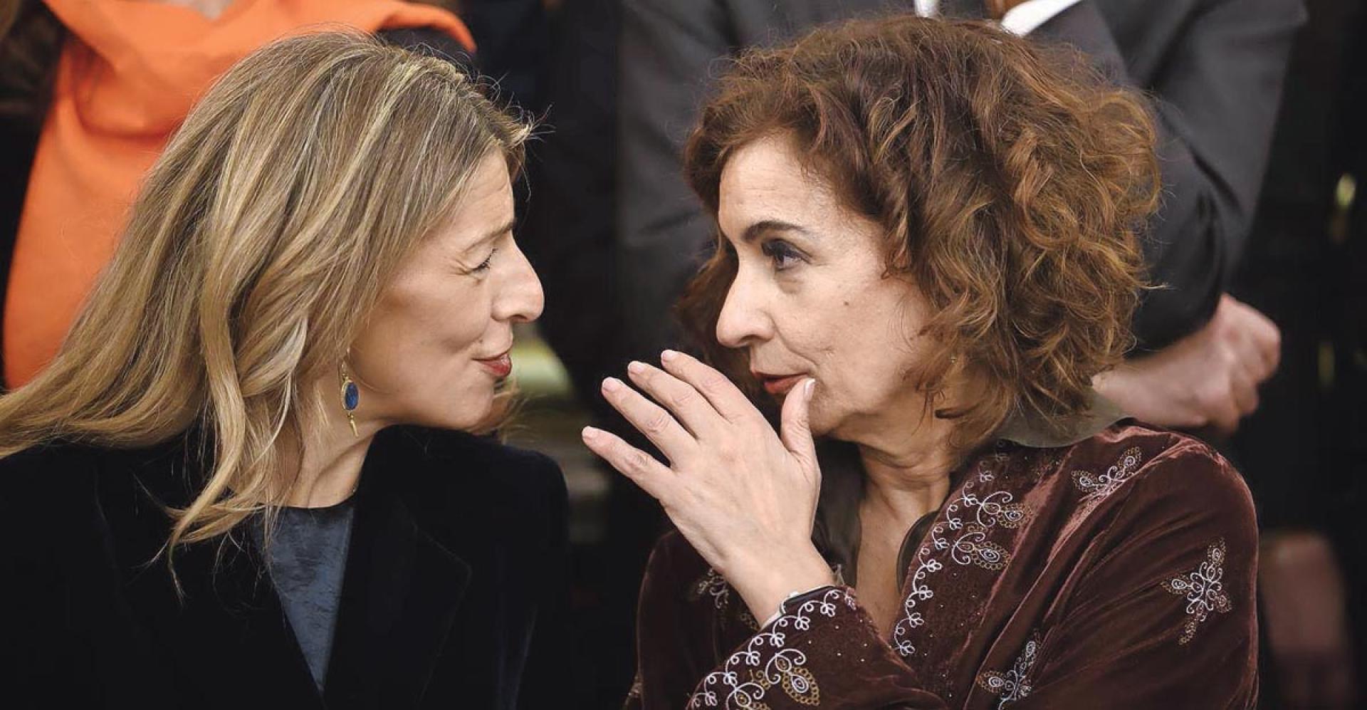 Las dos vicepresidentas del Gobierno, Yolanda Díaz y María Jesús Montero, el pasado 6 de diciembre, en un acto en el Congreso.