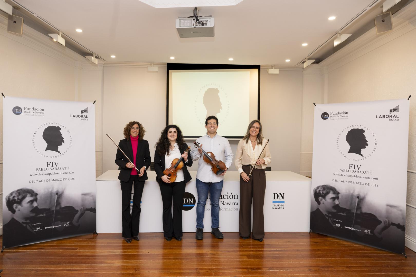 Desde la izq.: Maitane Bueno, directora de Zona de Laboral Kutxa, patrocinadora del festival; Garazi Echeandia, directora artística del festival; Martín Soler, director del festival y Alicia Nicolás, directora comercial del Grupo La Información.