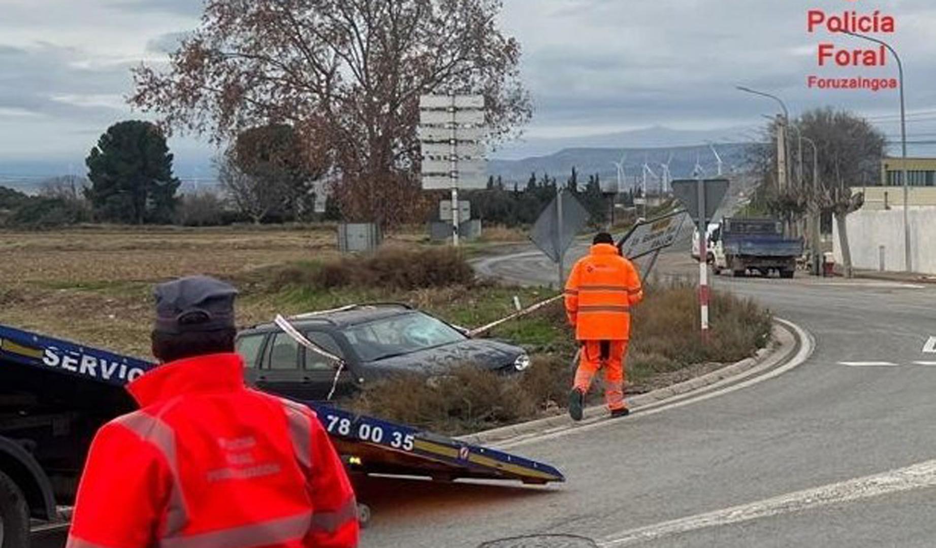 Imagen del lugar en el que quedó el coche abandonado en Cortes