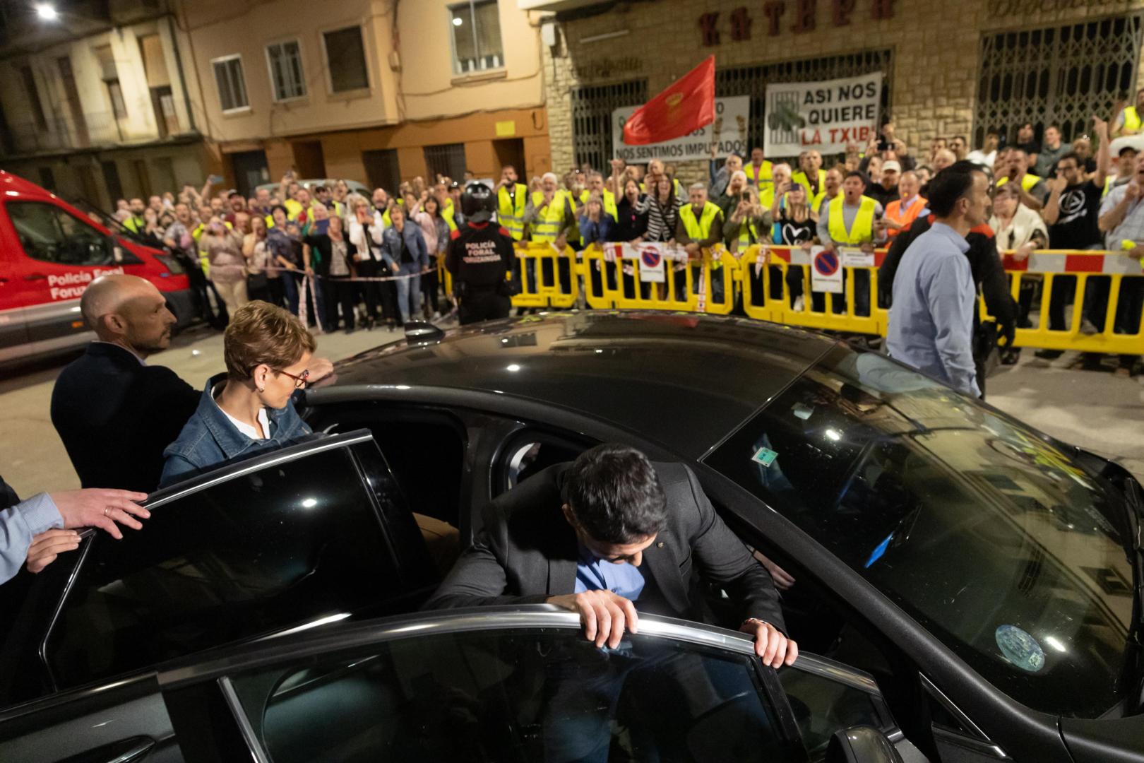 Imagen del 22 de marzo de 2024 en Cabanillas cuando la presidenta se montaba en el vehículo oficial