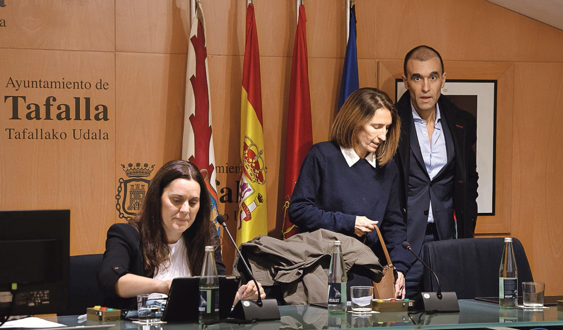 Los cuatro ediles de UPN, en la imagen tres de ellos, Amaya Orduña, Egipto Flamarique y Ángel Ansa, votaron en contra