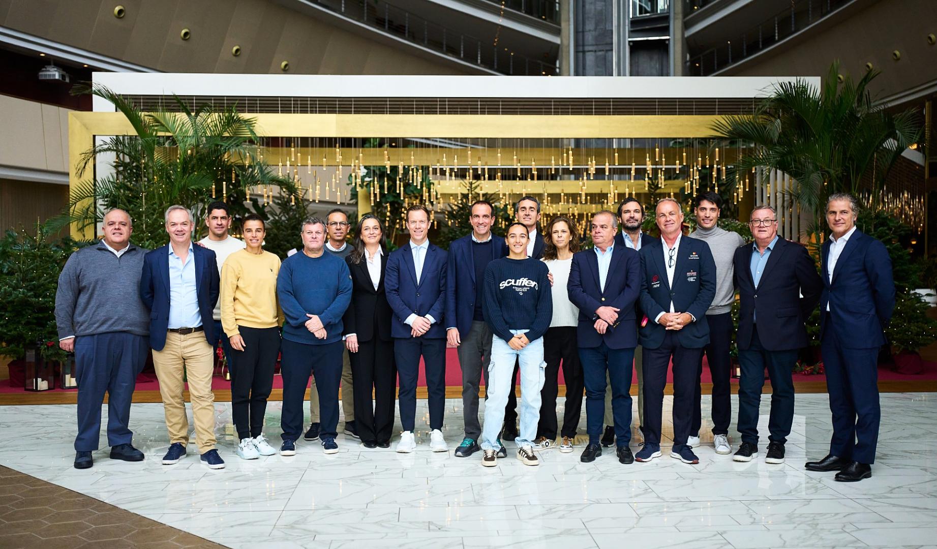 Foto de grupo de los participantes en los Steering Committees de Premier Padel celebraron su segunda reunión oficial en Barcelona