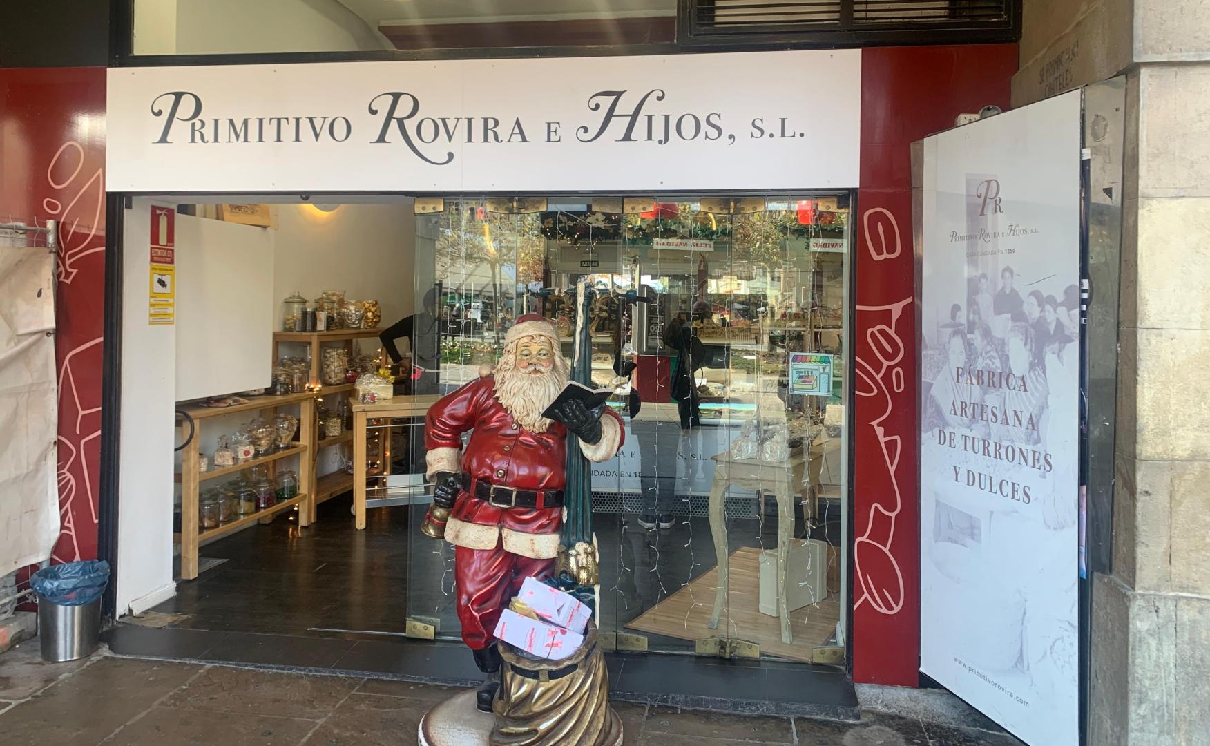La turronería Primitivo Rovira e Hijos ha vuelto por unos días a la plaza del Castillo de Pamplona