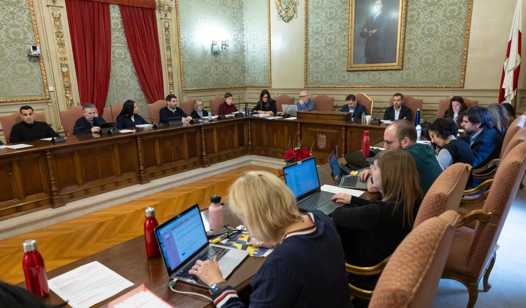 Instante de la celebración del pleno que tuvo lugar ayer en la Casa Consistorial de Tudela