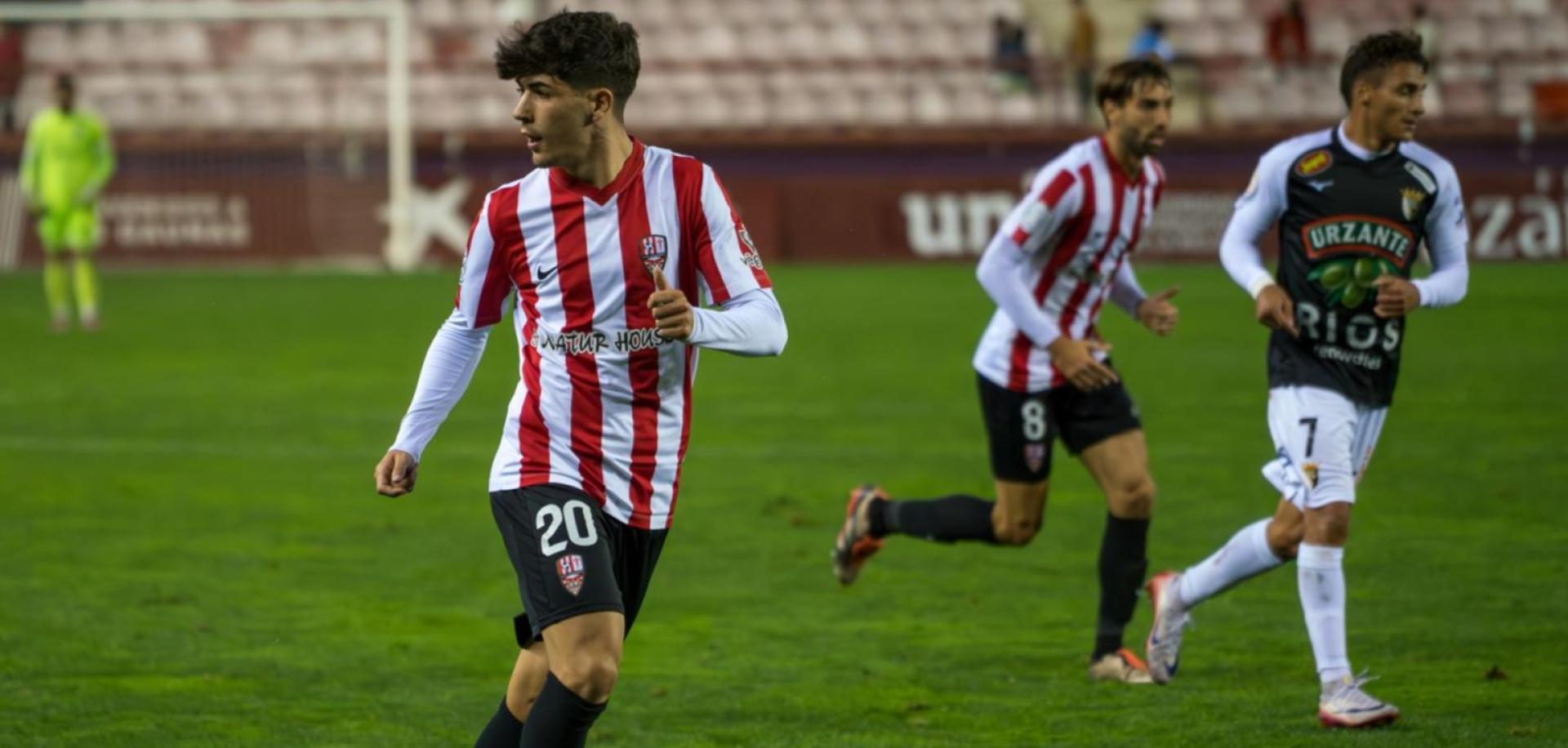 Anai Morales, en un partido con la UD Logroñés esta temporada contra el Tudelano