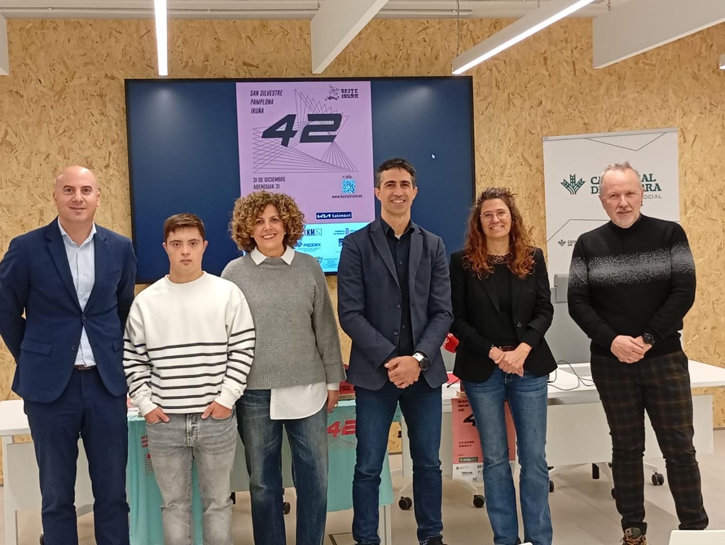 La organización del Beste Iruña realizó ayer la presentación oficial de la 42ª San Silvestre de Pamplona.