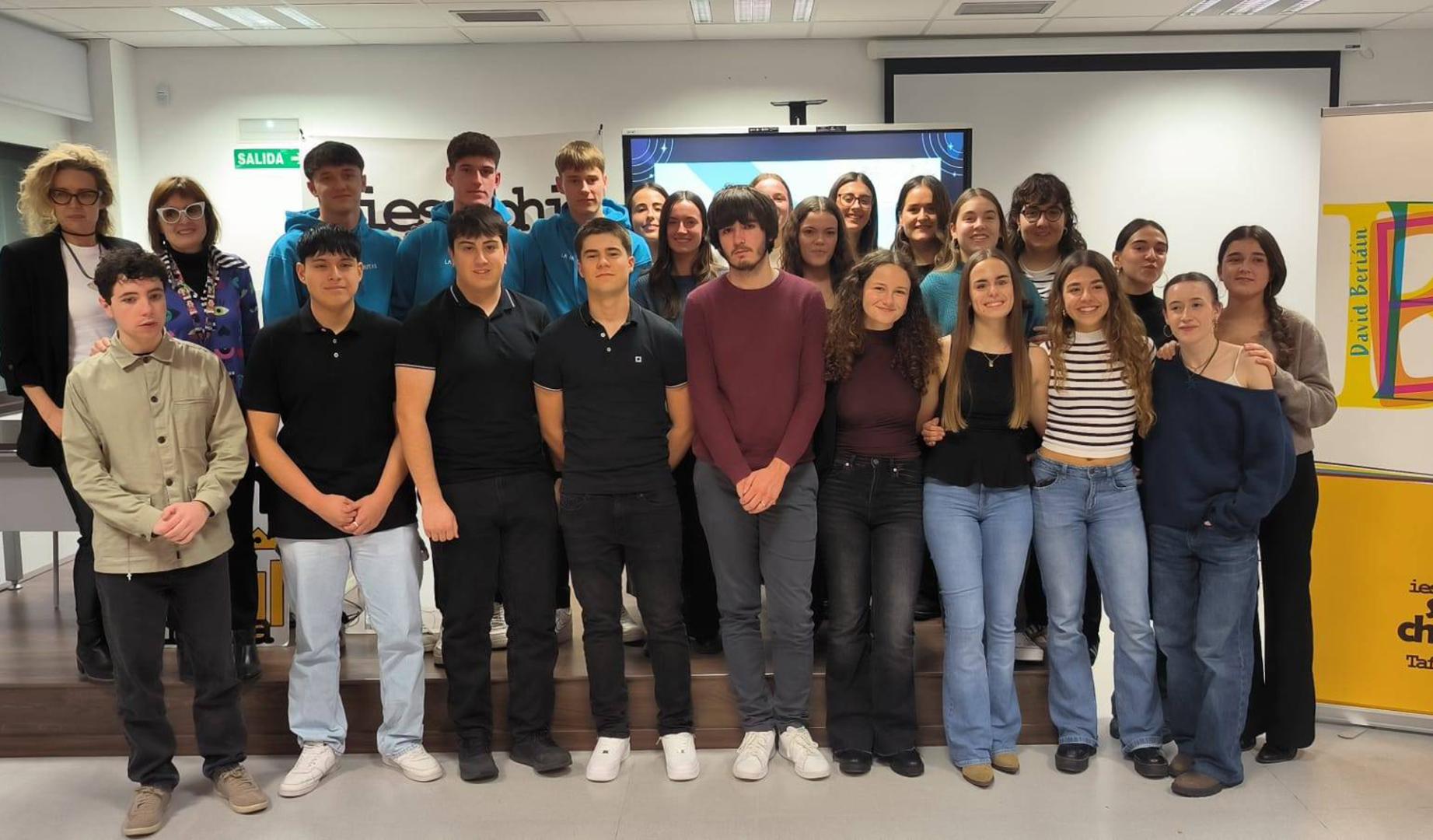 El alumnado de la cuarta promoción del bachillerato de investigación el día de la defensa de proyectos