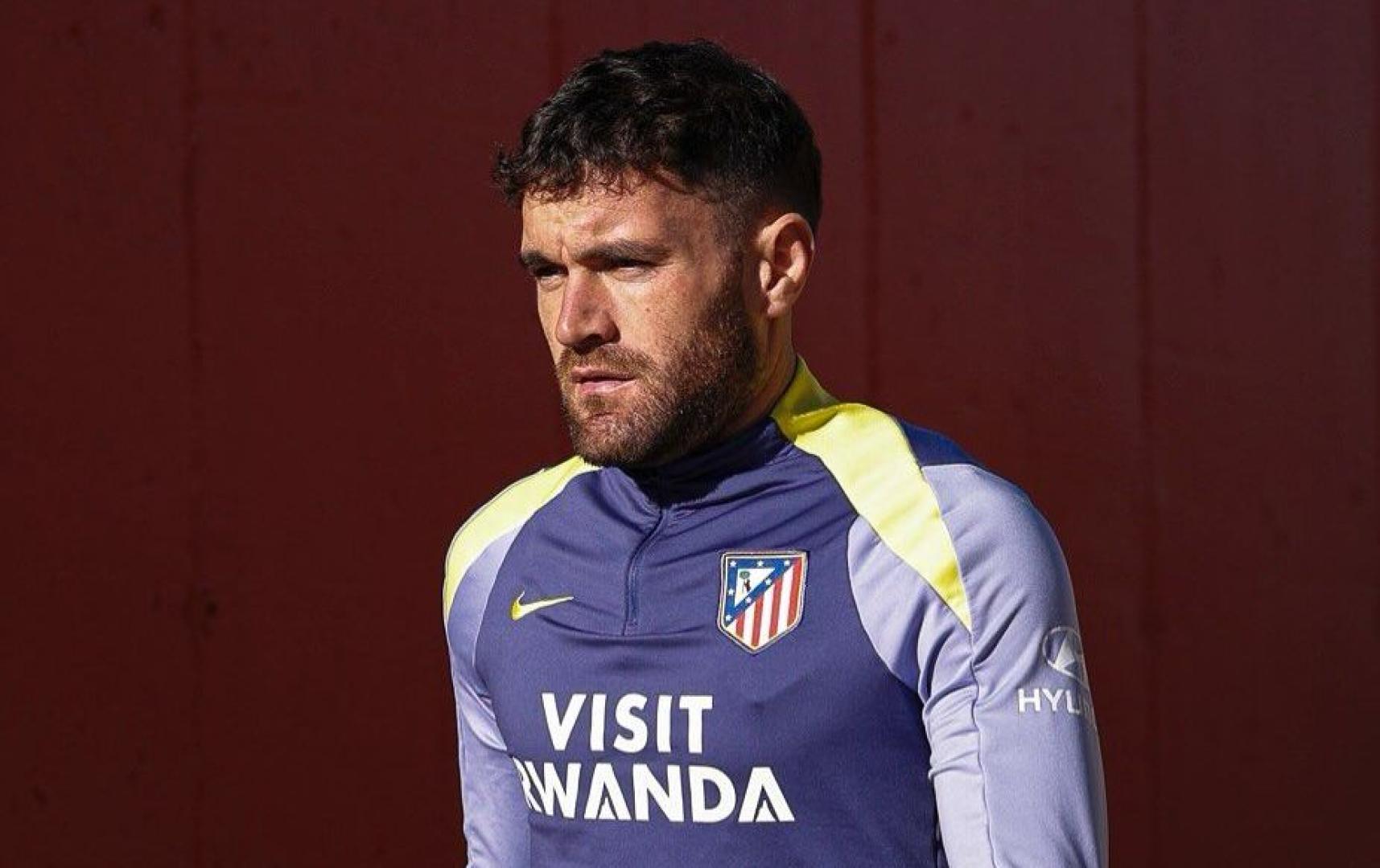 Javi Galán, en un entrenamiento reciente con el Atlético de Madrid