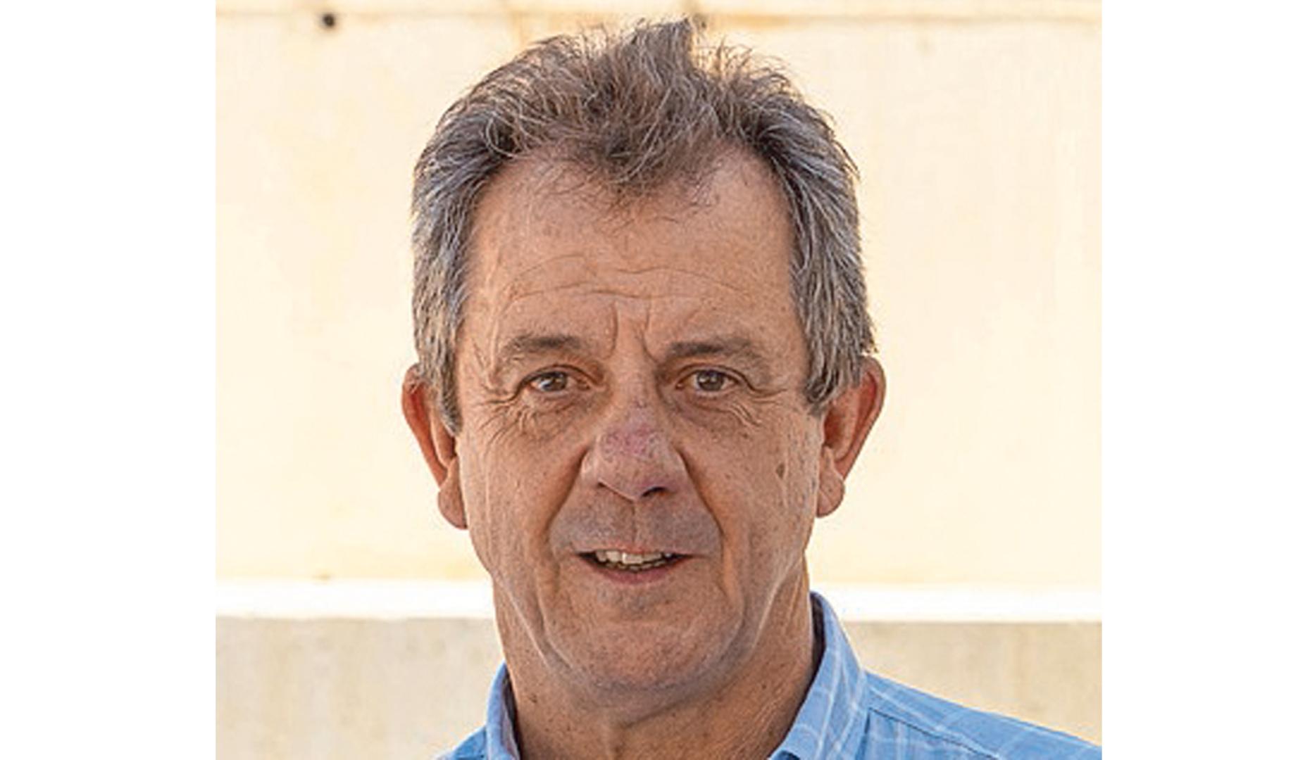 Javier Carmona, propietario
