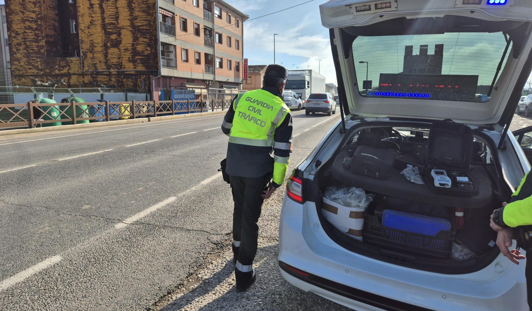 Agentes de Guardia Civil, en el lugar del suceso