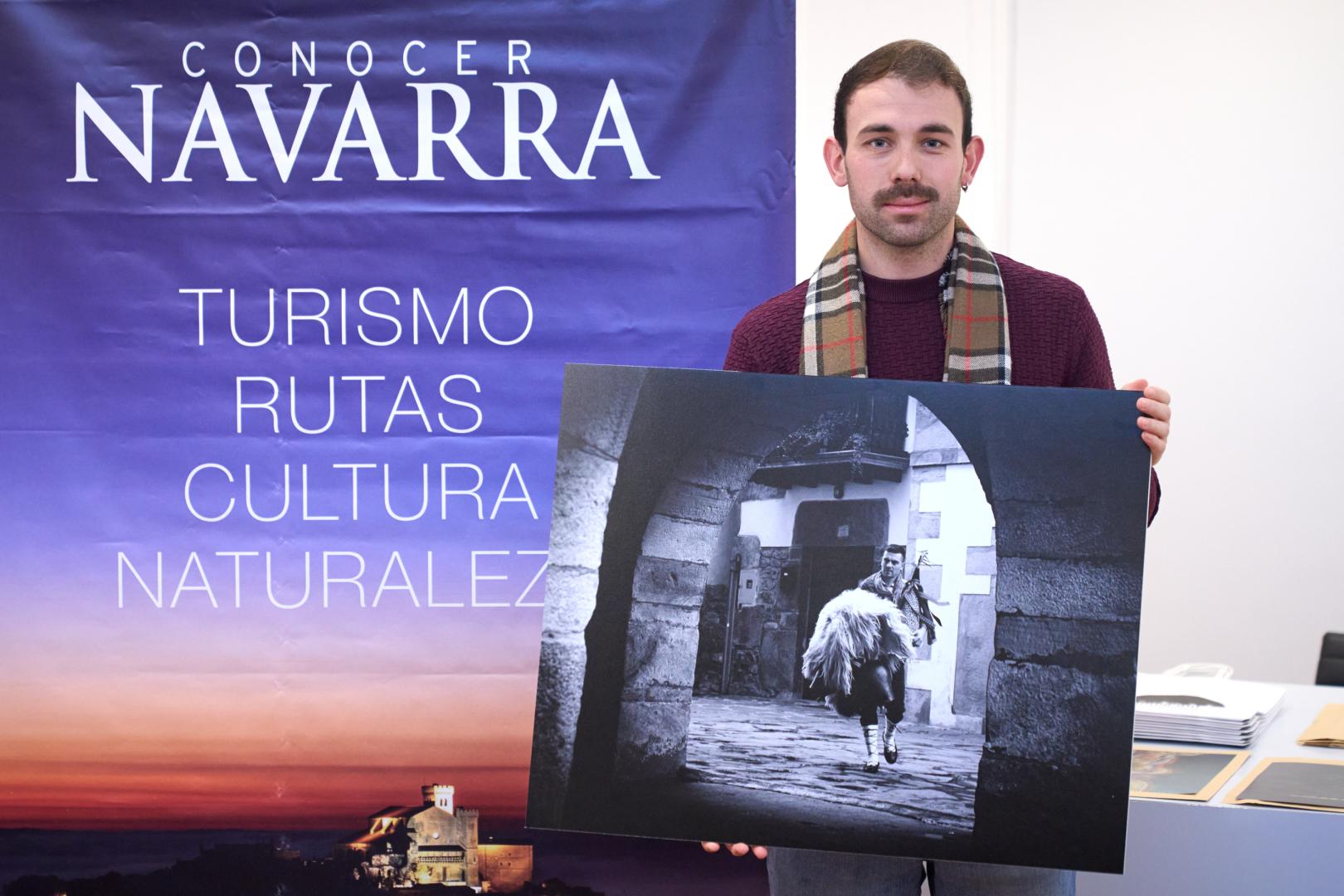 Peio Ardaiz, ganador del Premio Joven 2025 con 'Despertando a la tierra'