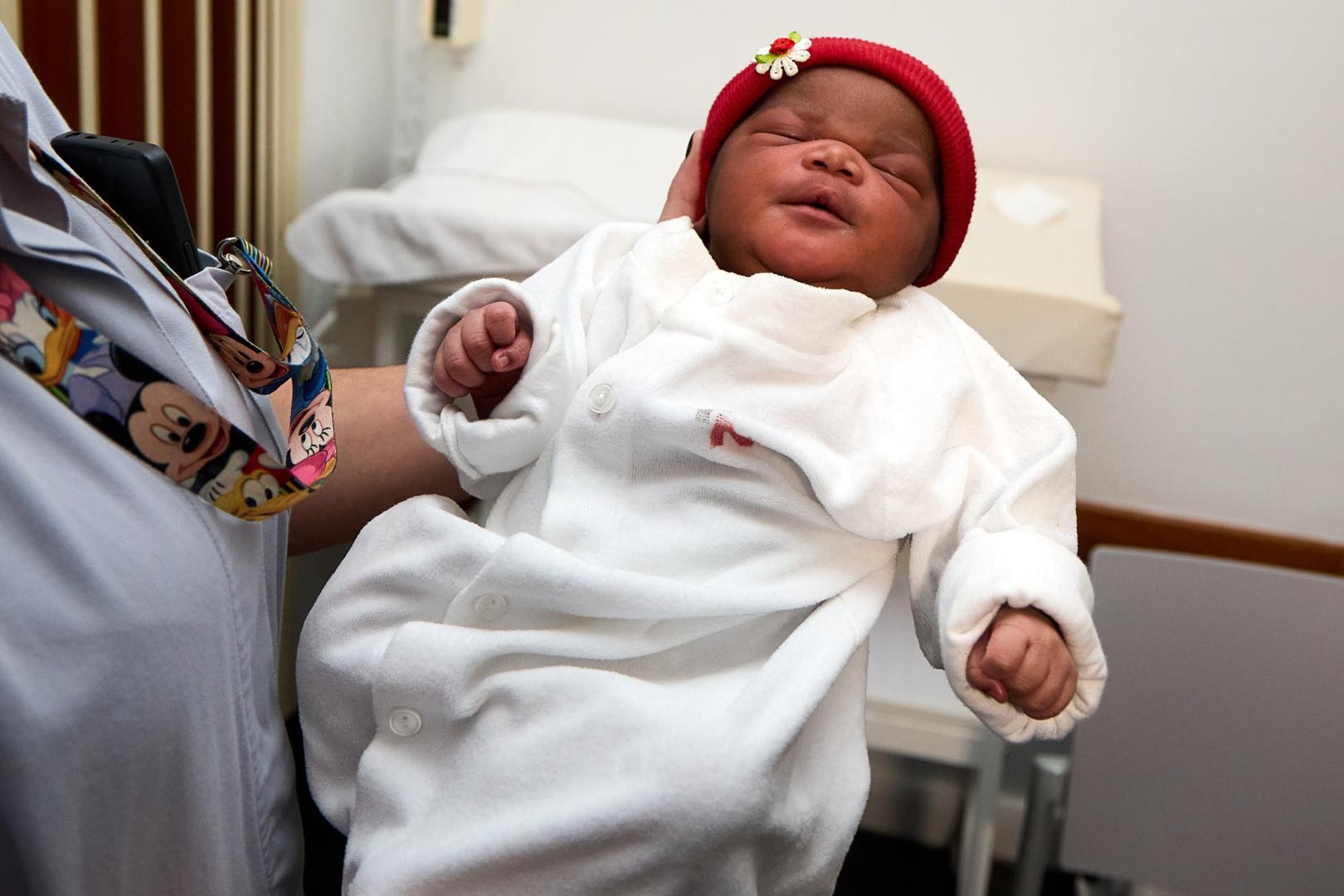 Salomé, hija de Jesús Bindang e Isabel Nchama Ncogo, es la primera persona que ha nacido en Navarra en 2026 en los hospitales del Servicio Navarro de Salud-Osasunbidea