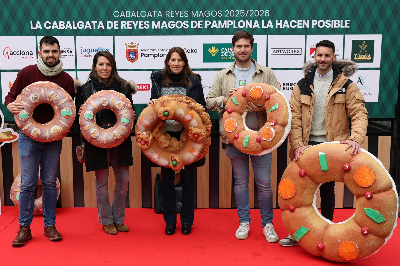 El jurado del XXI Concurso de roscón de Reyes. Desde la izda.: Miguel Rubio, Cristina Losada, Marisol García, Fernando Munárriz y Richard García