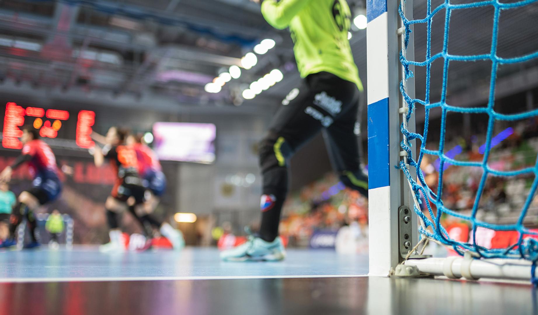 Un partido de balonmano femenino